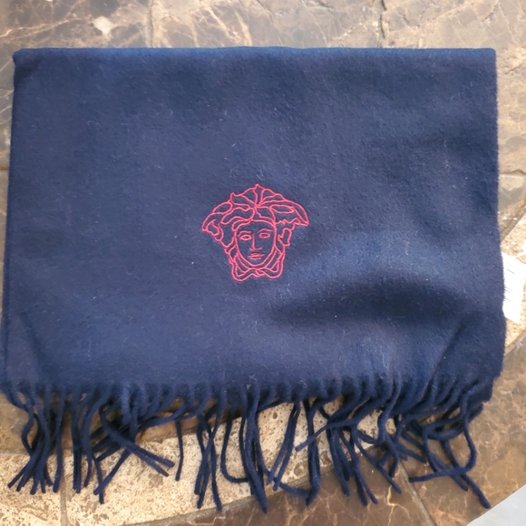 Versace Medussa Navy Blue & Wine Wool Scarf NWT - Picture 2 of 4